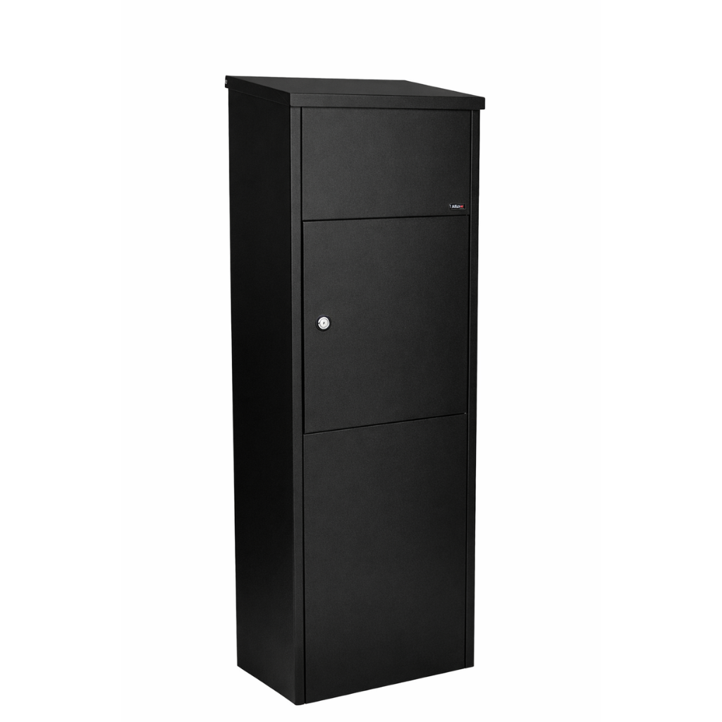 Allux 600 Front brievenbus in zwart kleur. Duurzame en weerbestendige buitenbrievenbus van hoogwaardige kwaliteit, met modern ontwerp en ruime capaciteit voor brieven en pakketjes.